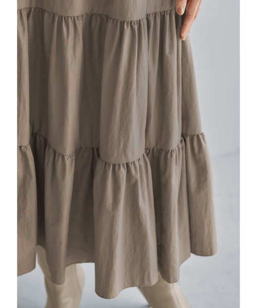 STYLE DELI（スタイルデリ）の「レザー見えグローティアードスカート（スカート・レディース・ベージュ/グレー・FREE）」の10枚目の写真