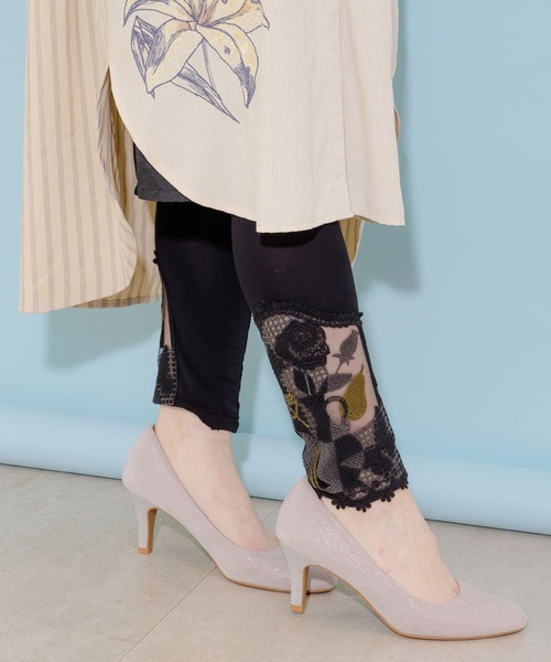 iS ScoLar(イズスカラー)の「541212:ネコと花瓶のレースレギンス(レギンス/スパッツ・レディース・ブラック/ネイビー・M)」の2枚目の写真