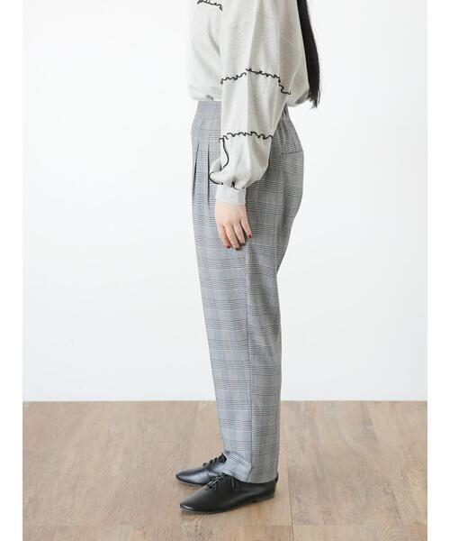 Samansa Mos2（サマンサ モスモス）の「【Lサイズ / WEB限定】スッキリテーパードパンツ（スラックス・レディース・チャコールグレー/グリーン/ベージュ/ブラック/オリーブ・M/L）」の8枚目の写真