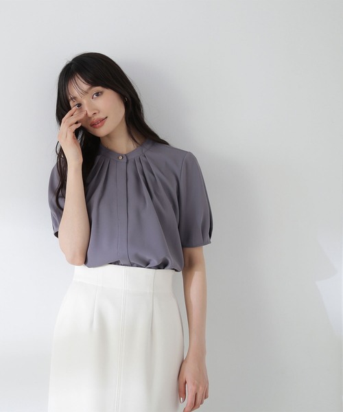 NATURAL BEAUTY BASIC（ナチュラルビューティーベーシック）の「◇フロントタックパフスリーブブラウス（シャツ/ブラウス・レディース・オフホワイト/グレー/ピンク/グレイッシュベージュ/グレー系その他/ブルー・MEDIUM/SMALL）」の3枚目の写真