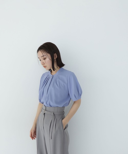 NATURAL BEAUTY BASIC（ナチュラルビューティーベーシック）の「◇フロントタックパフスリーブブラウス（シャツ/ブラウス・レディース・オフホワイト/グレー/ピンク/グレイッシュベージュ/グレー系その他/ブルー・MEDIUM/SMALL）」の19枚目の写真