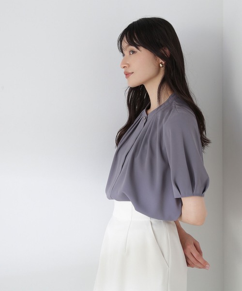 NATURAL BEAUTY BASIC（ナチュラルビューティーベーシック）の「◇フロントタックパフスリーブブラウス（シャツ/ブラウス・レディース・オフホワイト/グレー/ピンク/グレイッシュベージュ/グレー系その他/ブルー・MEDIUM/SMALL）」の22枚目の写真