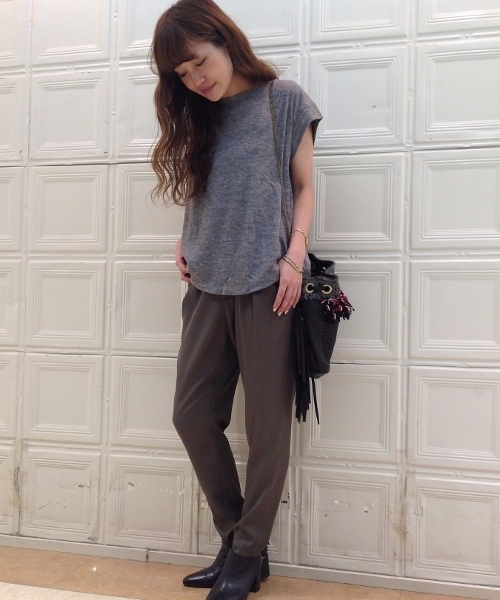 JOURNAL STANDARD（ジャーナルスタンダード）の「キュプラモダール タックパンツ#（その他パンツ・レディース・ベージュ/カーキ/ブラック・36/40/38）」の17枚目の写真