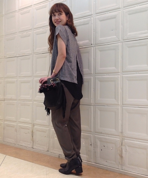 JOURNAL STANDARD（ジャーナルスタンダード）の「キュプラモダール タックパンツ#（その他パンツ・レディース・ベージュ/カーキ/ブラック・36/40/38）」の18枚目の写真