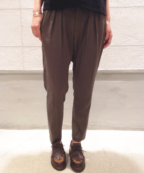 JOURNAL STANDARD（ジャーナルスタンダード）の「キュプラモダール タックパンツ#（その他パンツ・レディース・ベージュ/カーキ/ブラック・36/40/38）」の19枚目の写真