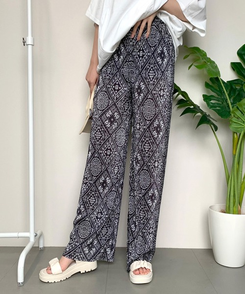 CRB(シーアールビー)の「セルフカット柄プリーツパンツ(その他パンツ・レディース・パープル/ブラック×ホワイト/グリーン/ホワイト×ブラック/ブラック/グレー/ブラック系その他2/オフホワイト/ブラック系その他/ホワイト系その他/ハウンドトゥース/ベージュ・F)」の21枚目の写真