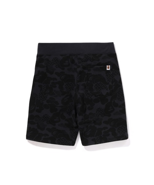 A BATHING APE（アベイシングエイプ）の「ASIA CAMO SWEAT