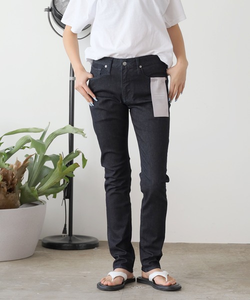 WHEIR(ウェア)の「WHEIR/ウェア ハイパーストレッチジーンズ(デニムパンツ・メンズ・ダークブラック/ワンウォッシュ・31/29/27)」の2枚目の写真
