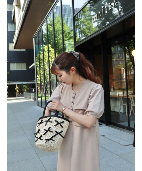 JUMELLE(ジュメロ)の「ribbon straw bag(かごバッグ・レディース・ブラック・FREE)」の6枚目の写真