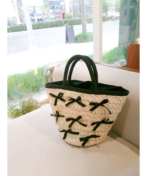 JUMELLE(ジュメロ)の「ribbon straw bag(かごバッグ・レディース・ブラック・FREE)」の11枚目の写真