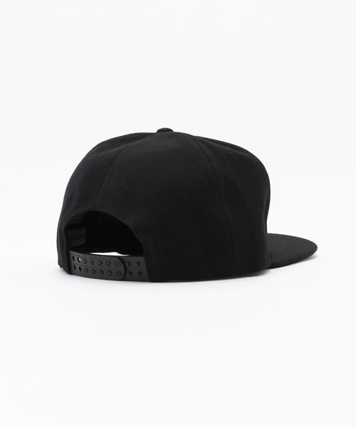 WEGO（ウィゴー）の「WEGO/スタースタッズベースボールキャップ（キャップ・メンズ・ホワイト/ブラック・FREE）」の5枚目の写真