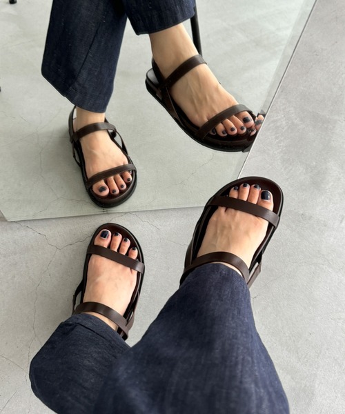 CANAL JEAN（キャナルジーン）の「El mar　ダブルストラップレザーサンダル（サンダル・レディース・ブラウン/ブラック・23.5/24/24.5）」の7枚目の写真