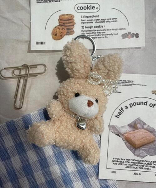 WEGO（ウィゴー）の「WEGO/もこもこファンシーうさぎぬいぐるみキーホルダー（キーホルダー・レディース・ピンク/ブラック/ベージュ/オフホワイト・FREE）」の4枚目の写真