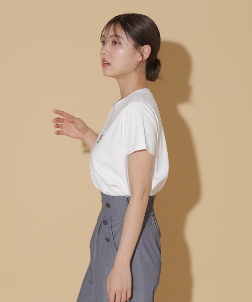 JILL by JILL STUART（ジルバイジルスチュアート）の「◇オーガニックコットンビジューロゴTシャツ（Tシャツ/カットソー・レディース・ホワイト/ブラック・FREE）」の18枚目の写真