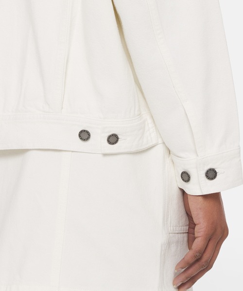 Dickies（ディッキーズ）の「ハーンドン デニムジャケット オーバーサイズフィット（デニムジャケット・レディース・ライトブルー/ホワイト系・SMALL/MEDIUM/LARGE/X-SMALL/X-LARGE）」の7枚目の写真