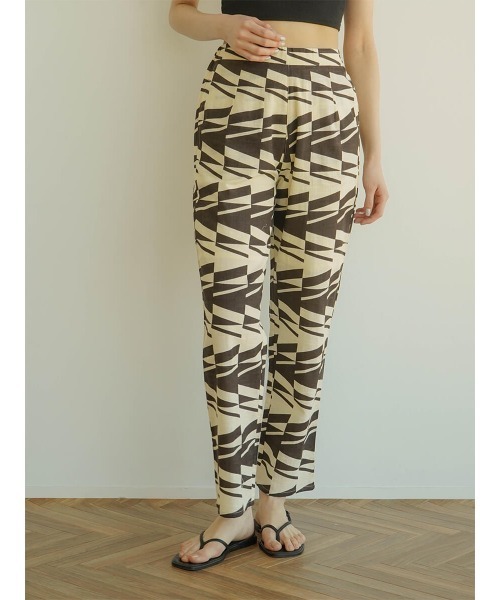 FIKA.(フィーカ)の「Geometric wide pants(その他パンツ・レディース・ライム/ブラック・MEDIUM)」の4枚目の写真