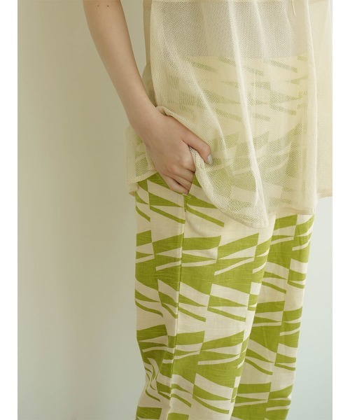 FIKA.(フィーカ)の「Geometric wide pants(その他パンツ・レディース・ライム/ブラック・MEDIUM)」の7枚目の写真