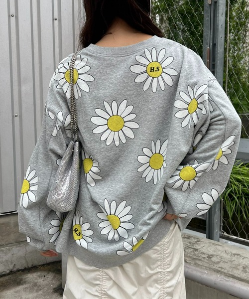 HELLO.SANFRANCISCO（ハローサンフランシスコ）の「【HELLO.SANFRANCISCO】マーガレットプリントオーバースウェット（スウェット・レディース・ピンク/グレー/ブルー/レッド・ONE SIZE）」の7枚目の写真