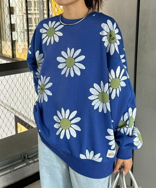 HELLO.SANFRANCISCO（ハローサンフランシスコ）の「【HELLO.SANFRANCISCO】マーガレットプリントオーバースウェット（スウェット・レディース・ピンク/グレー/ブルー/レッド・ONE SIZE）」の13枚目の写真