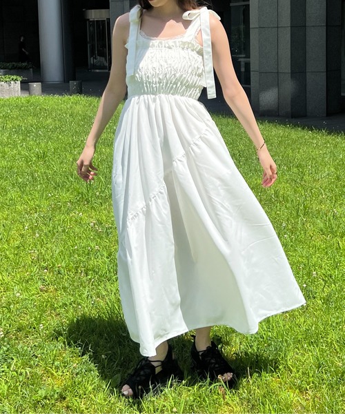 raffime（ラフィミー）の「シャーリング肩リボンキャミワンピース（ワンピース・レディース・カーキ/ブラック/オフホワイト・フリー）」の8枚目の写真