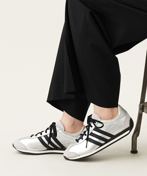 adidas Originals（アディダスオリジナルス）の「＜adidas Originals＞COUNTRY OG  スニーカー（スニーカー・レディース・シルバー・22.5cm/23cm/23.5cm/24cm/24.5cm/25cm）」の4枚目の写真