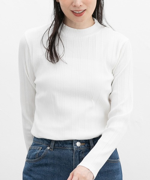 Honeys(ハニーズ)の「ランダムリブハイネックTシャツ(Tシャツ/カットソー・レディース・ボルドー/モカ/ネイビー/ブラック/ブルー/ダークグリーン/オフホワイト/ラベンダー/ライトグリーン・LL/L/M/S)」の11枚目の写真