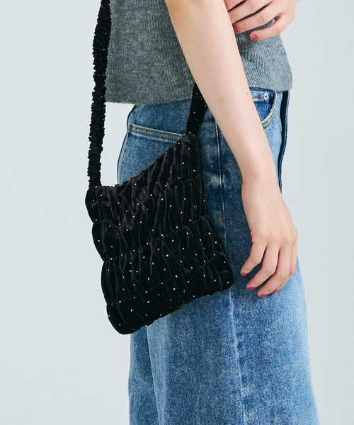 coca（coca）（コカ）の「ラインストーン ベロアショルダーバッグ（ショルダーバッグ・レディース・ブラウン/ブラック・ONE SIZE）」の5枚目の写真