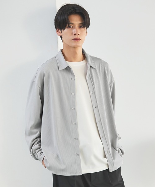 ESSENTIALS WARDROBE(エッセンシャルワードローブ)の「ミクロリブプリーツ長袖ボタンシャツ(シャツ/ブラウス・メンズ・グレー/ブラック/ホワイト・L/M/S/XL)」の3枚目の写真
