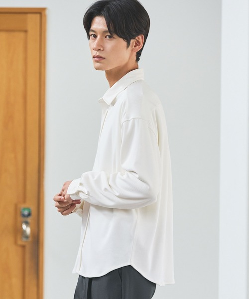 ESSENTIALS WARDROBE(エッセンシャルワードローブ)の「ミクロリブプリーツ長袖ボタンシャツ(シャツ/ブラウス・メンズ・グレー/ブラック/ホワイト・L/M/S/XL)」の11枚目の写真