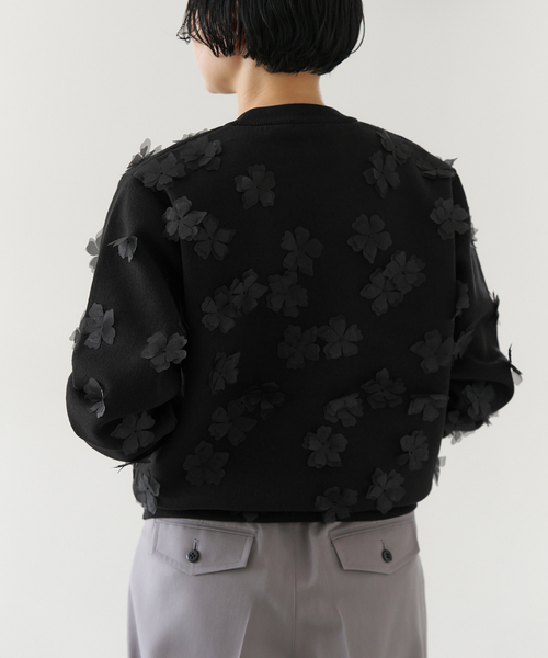 VERMEIL par iena(ヴェルメイユパーイエナ)の「petal knit プルオーバー(ニット/セーター・レディース・ブラウン/ブラック・FREE)」の5枚目の写真