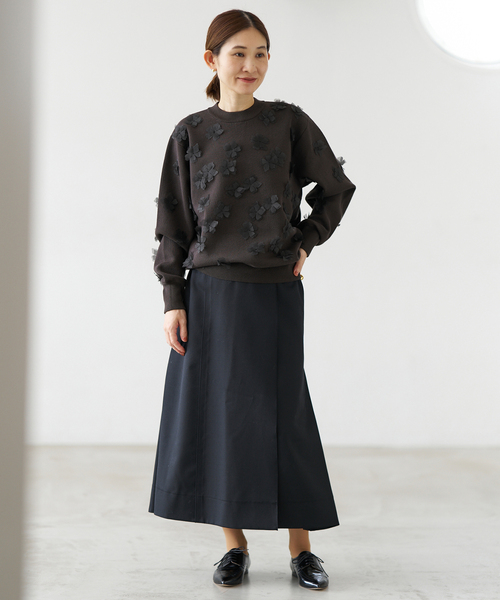 VERMEIL par iena(ヴェルメイユパーイエナ)の「petal knit プルオーバー(ニット/セーター・レディース・ブラウン/ブラック・FREE)」の14枚目の写真