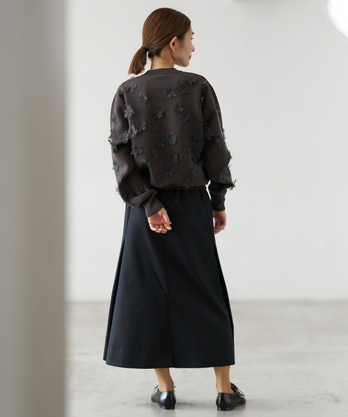 VERMEIL par iena(ヴェルメイユパーイエナ)の「petal knit プルオーバー(ニット/セーター・レディース・ブラウン/ブラック・FREE)」の16枚目の写真