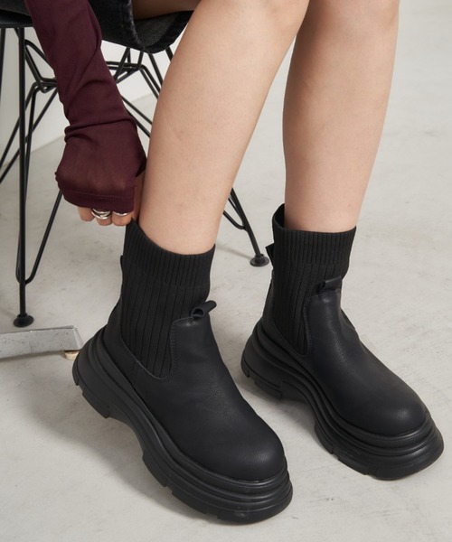 Auntie Rosa Holiday（アンティローザホリデー）の「リブサイドゴアブーツ（ブーツ・レディース・ブラック・39/37）」の2枚目の写真