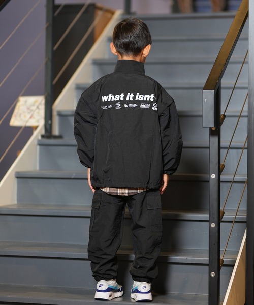 What it isNt)ART BY MARKGONZALES/ワット イット イズント
