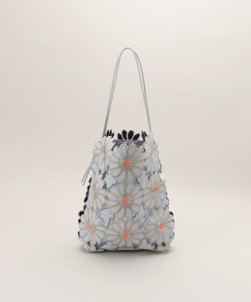 JOINT WORKS(ジョイントワークス)の「HEY! Mrs ROSE/ヘイ!ミセスローズ フラワーシシュウトート 212-140501(トートバッグ・レディース・ブラック/シルバー/ホワイト・FREE)」の4枚目の写真