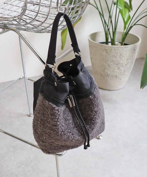 T・S・L（ティーエスエル）の「ボア2wayショルダーバッグ（ショルダーバッグ・レディース・チャコールグレー/レオパード/ベージュ・FREE）」の2枚目の写真