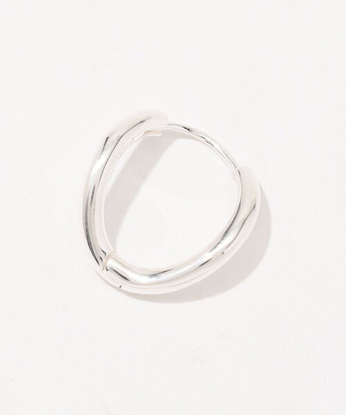 BAR JEWELLERY（バージュエリー）の「BAR Jewellery CHUNKY OUTLINE フープピアス（ピアス（両耳用）・レディース・シルバー・FREE）」の3枚目の写真