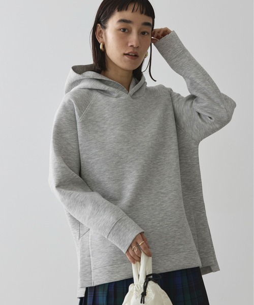 AMERICAN HOLIC（アメリカンホリック）の「サイドスリットポンチパーカー（パーカー・レディース・グレイッシュベージュ/グレー系その他/ダークネイビー・M/L）」の4枚目の写真