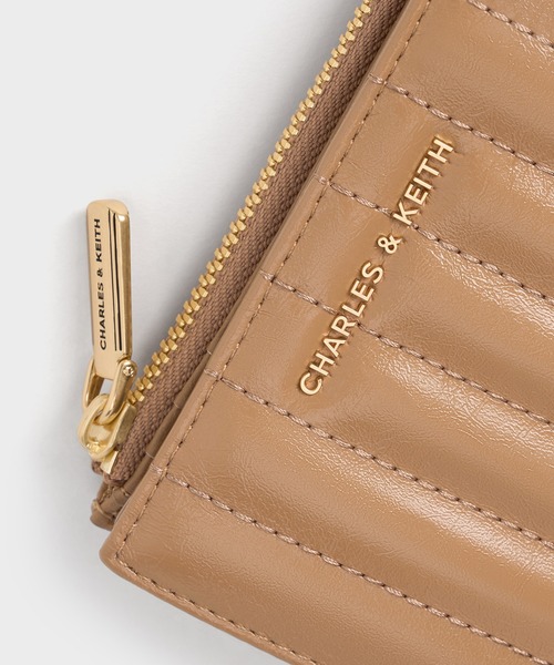 CHARLES & KEITH◆Donna パネルトップジップウォレット◆送料込 Donna ドンナ クリンクルエフェクトパネルトップジップ