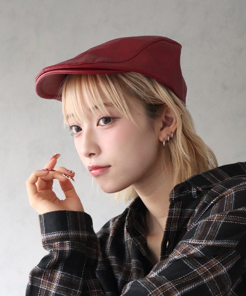BARELY BLUE(ベアリーブルー)の「【 BARELY BLUE / ベアリーブルー 】フェイクレザー ハンチング帽(ハンチング/ベレー帽・レディース・ブラウン/レッド/ブラック・FREE)」の6枚目の写真