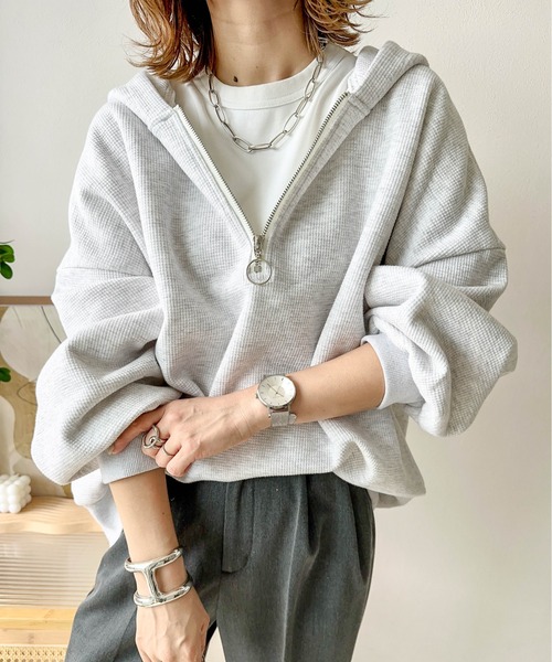 AMELY（エミリー）の「【インフルエンサーコラボ】ワッフルハーフジップ セットアップ（セットアップ・レディース・ブラック/グレー/ライトグレー/ブラウン・M/L）」の8枚目の写真