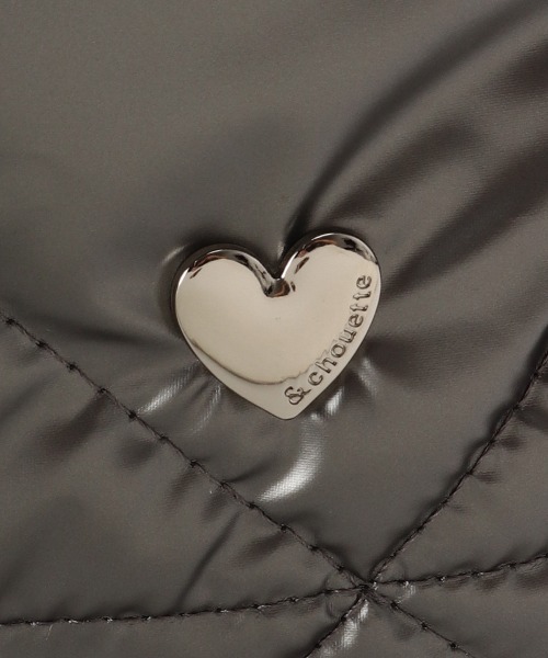 & chouette(アンドシュエット)の「メタリックカラーキルティングトートバッグ(トートバッグ・レディース・ダークグレー/ホワイト/スモークピンク/ネイビー・FREE)」の9枚目の写真