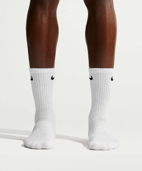 NIKE（ナイキ）の「ナイキ エブリデイ クッションド トレーニング クルー ソックス (3足) / Nike Everyday Cushioned Training Crew Socks (3 Pairs)  SX7664-100 White（ソックス/靴下・メンズ・ホワイト・23-25/21-23/25-27/27-29）」の6枚目の写真