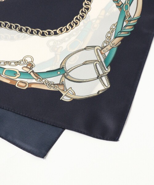 B:MING by BEAMS（ビーミングバイビームス）の「チェーンベルト柄 スカーフ（バンダナ/スカーフ・レディース・ネイビー/ブラウン系その他・ONE SIZE）」の4枚目の写真