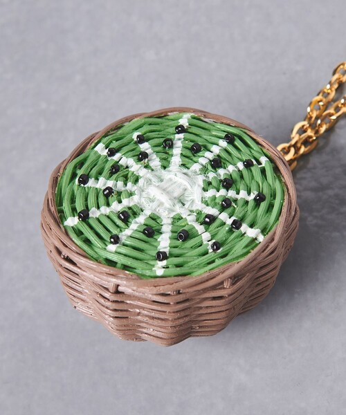 UNITED ARROWS（ユナイテッドアローズ）の「ラタン チャーム②（キーホルダー・レディース・ケリーグリーン/イエロー/レッド/ブラウン・FREE）」の7枚目の写真