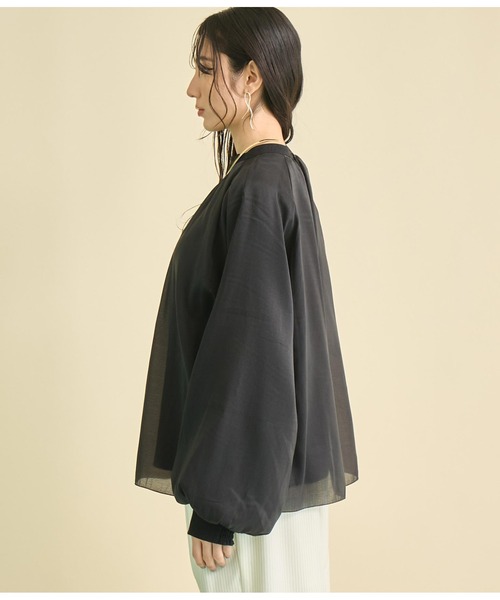 Settimissimo（セッティミッシモ）の「マット シアー レイヤード ボリュームスリーブ ブラウス（シャツ/ブラウス・レディース・オフホワイト/ブラック・FREE）」の22枚目の写真