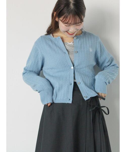 ehka sopo（エヘカソポ）の「細ケーブル刺繍カーディガン（カーディガン/ボレロ・レディース・サックスブルー/ブラック/キナリ/ラベンダー・F）」の12枚目の写真