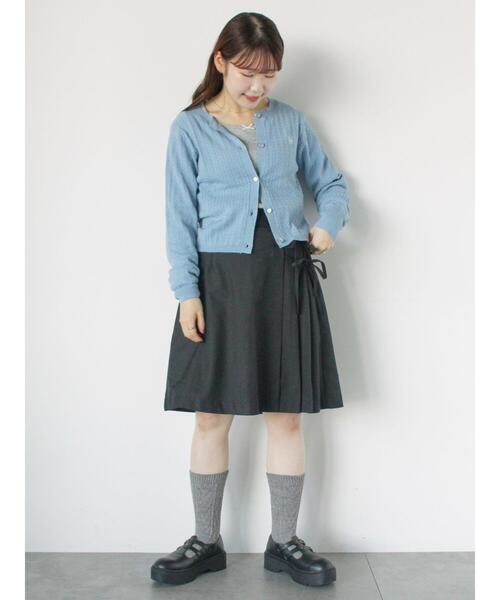 ehka sopo（エヘカソポ）の「細ケーブル刺繍カーディガン（カーディガン/ボレロ・レディース・サックスブルー/ブラック/キナリ/ラベンダー・F）」の15枚目の写真