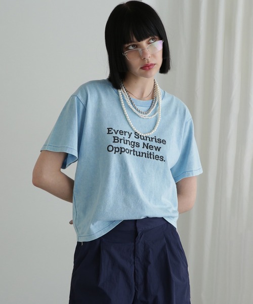 ROSE BUD(ローズバッド)の「LOGO T-SHIRT(Tシャツ/カットソー・レディース・レッド/ブルー/ネイビー・ONE SIZE)」の2枚目の写真