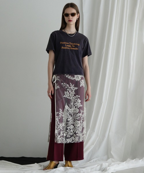 ROSE BUD(ローズバッド)の「LOGO T-SHIRT(Tシャツ/カットソー・レディース・レッド/ブルー/ネイビー・ONE SIZE)」の5枚目の写真